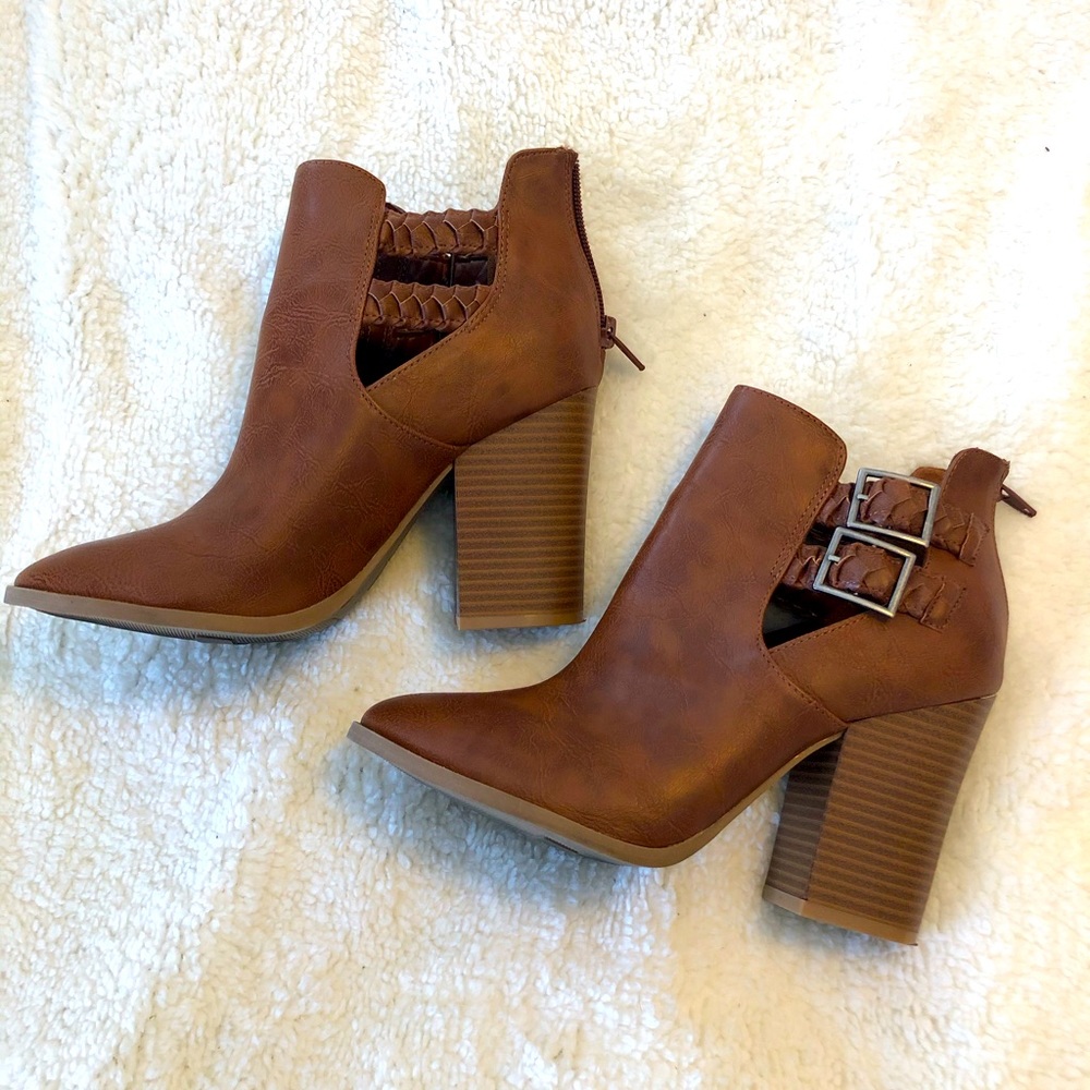 NWOT American Eagle Boots